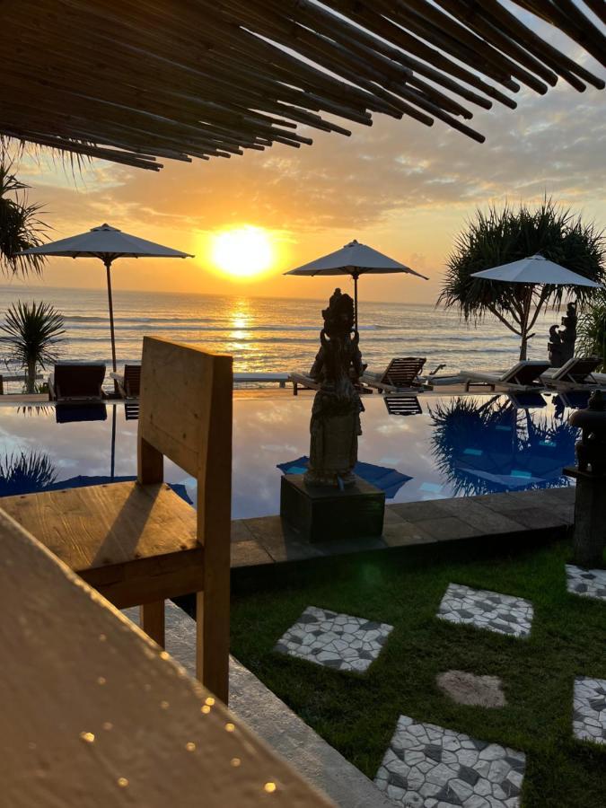Twilight Ceningan Hotel Nusa Lembongan  Exterior photo